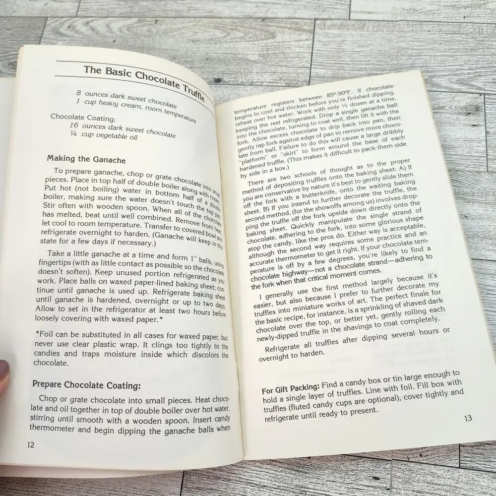Chocolate Truffles 1985 Cookbook Booklet‎ by Carrie Huber